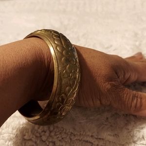 Vintage brass metal bangle bracelet